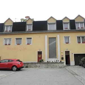 https://ehila.marianskelaznehotels.net